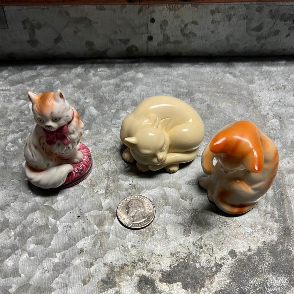 Ceramic Cat Figurine Set - Cream and Orange
